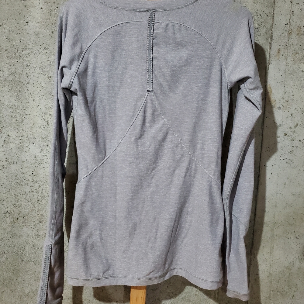 Lululemon Women Running VNeck Longsleeve Lightweight Pullover Sweater Gray size4 - Picture 6 of 6